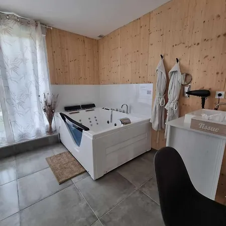 Ferienhaus D'hotes Le Cocon De Lily Saint-Savin (Gironde)
